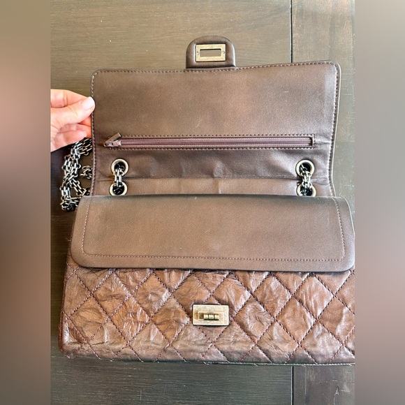 Chanel 2.55 Reissue Flap Bag - Picture 10 of 16